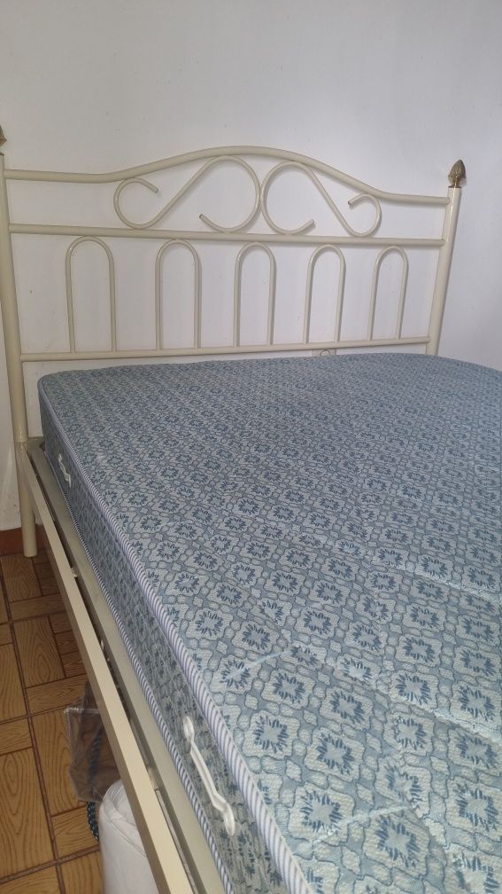 Cama de casal + colchão