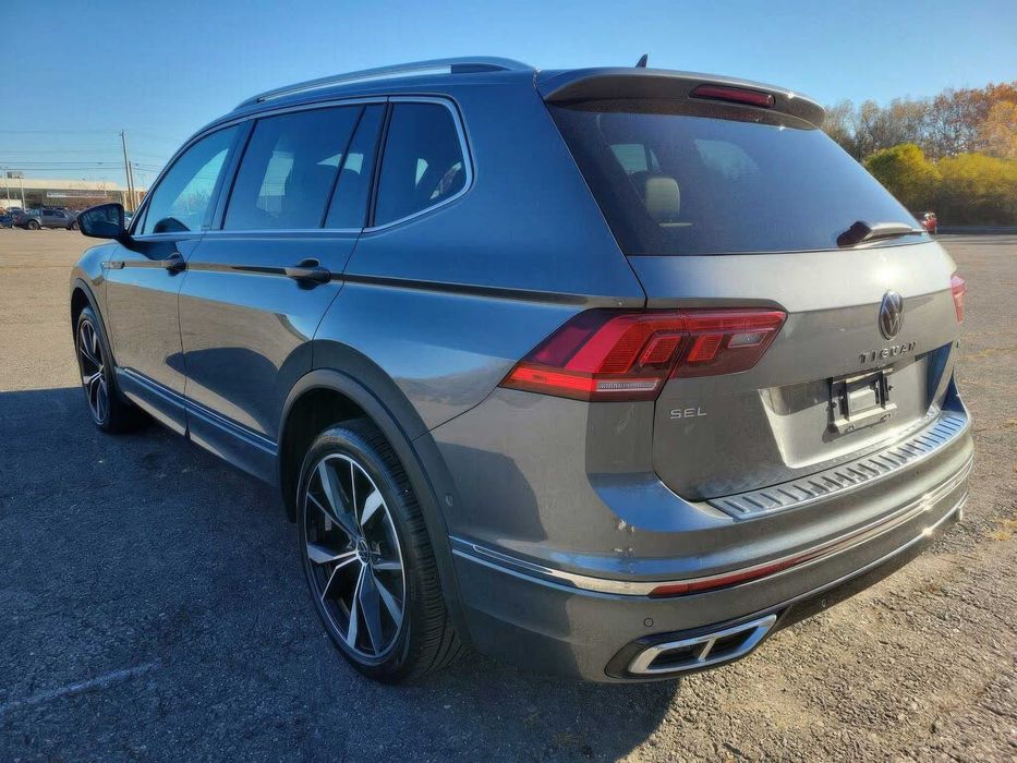 Volkswagen Tiguan SEL R-Line 4Motion      2024