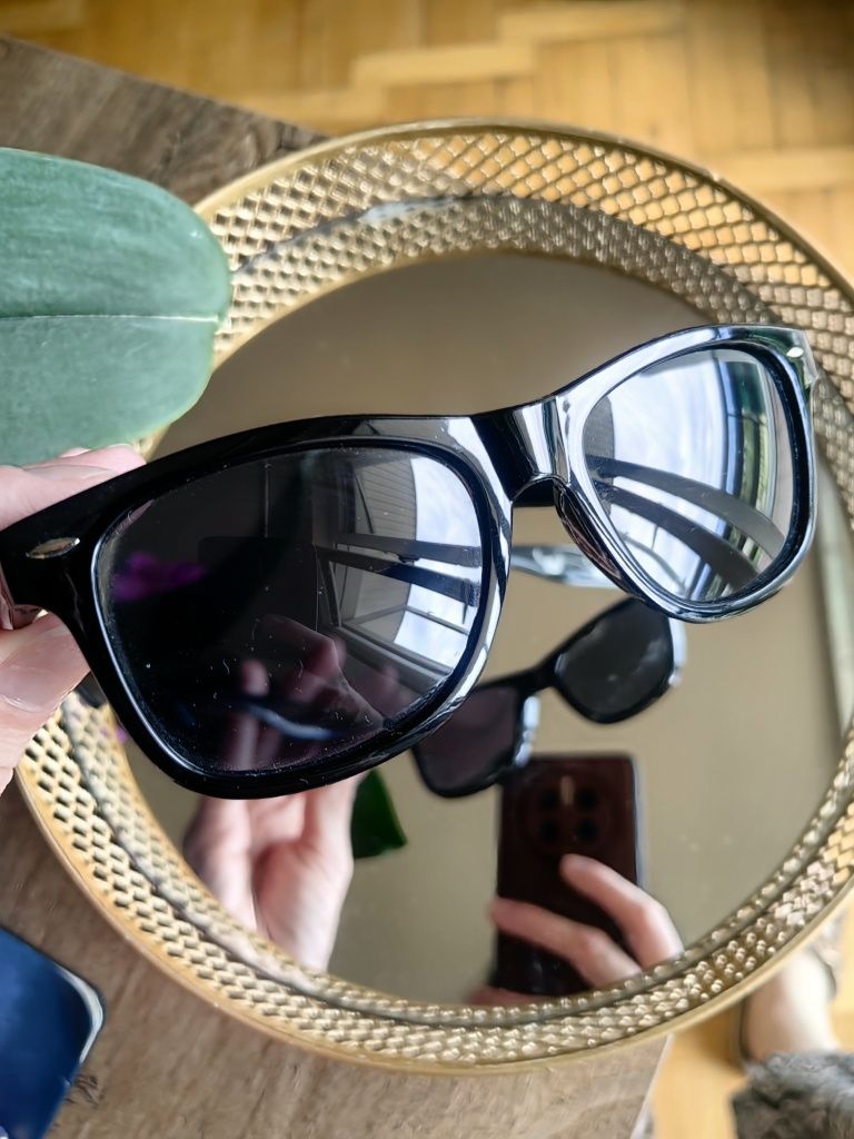 Okulary przeciwsłoneczne z ciekawym wzorkiem