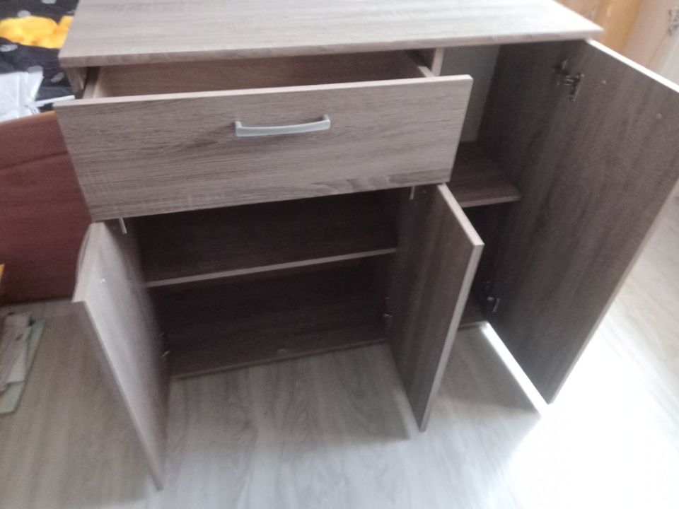 Sprzedam komodę w dobrym stanie
