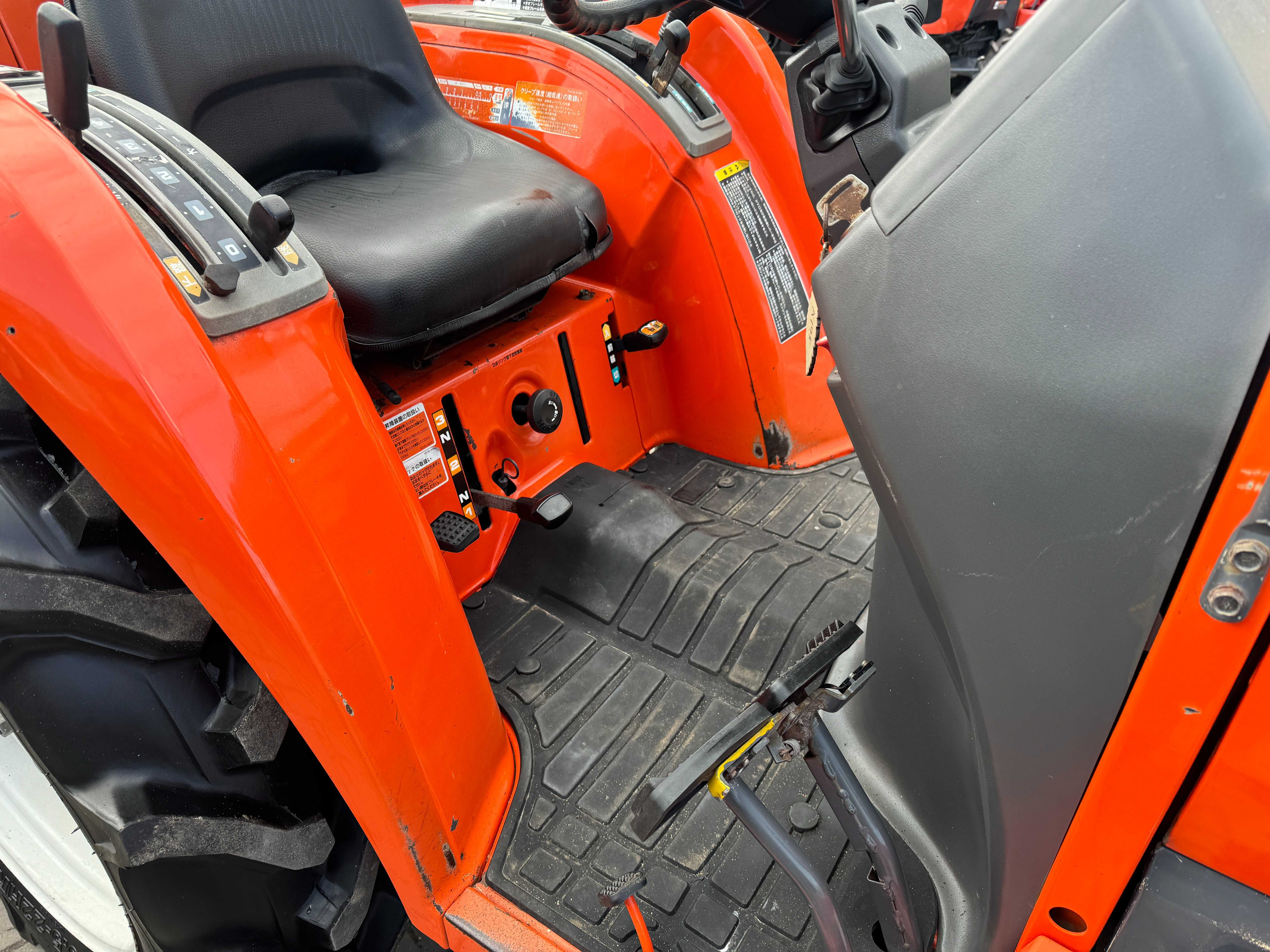 Японський мінітрактор KUBOTA T-22 + фреза