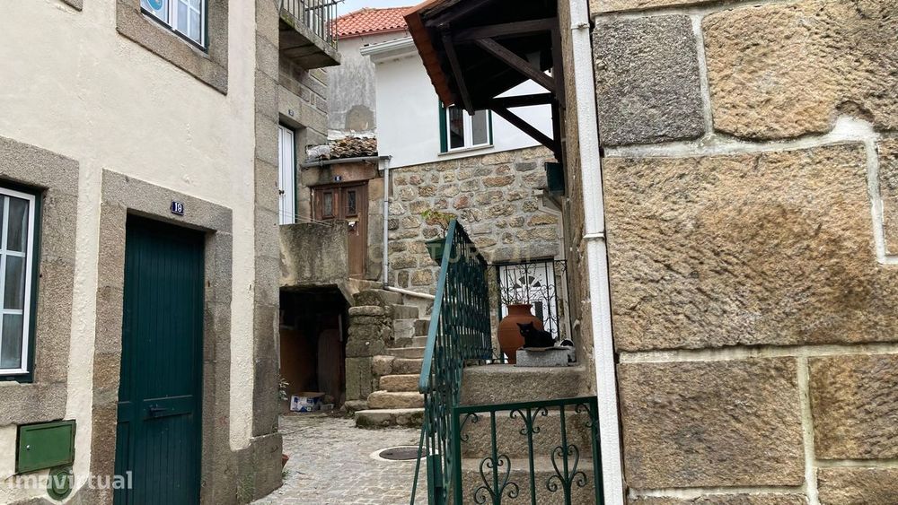 Excelente Moradia T1 p/Reconstrução na Serra da Estrela
