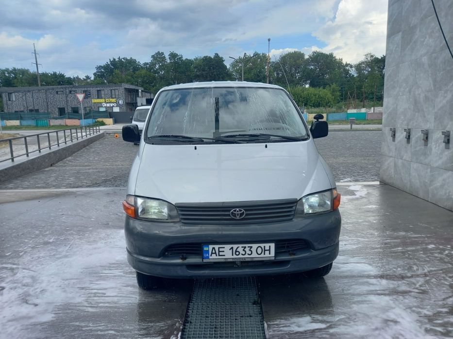 Тойота Хайс грузовой