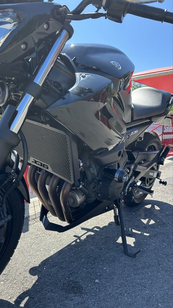 Yamaha xj6n do ano 2013.