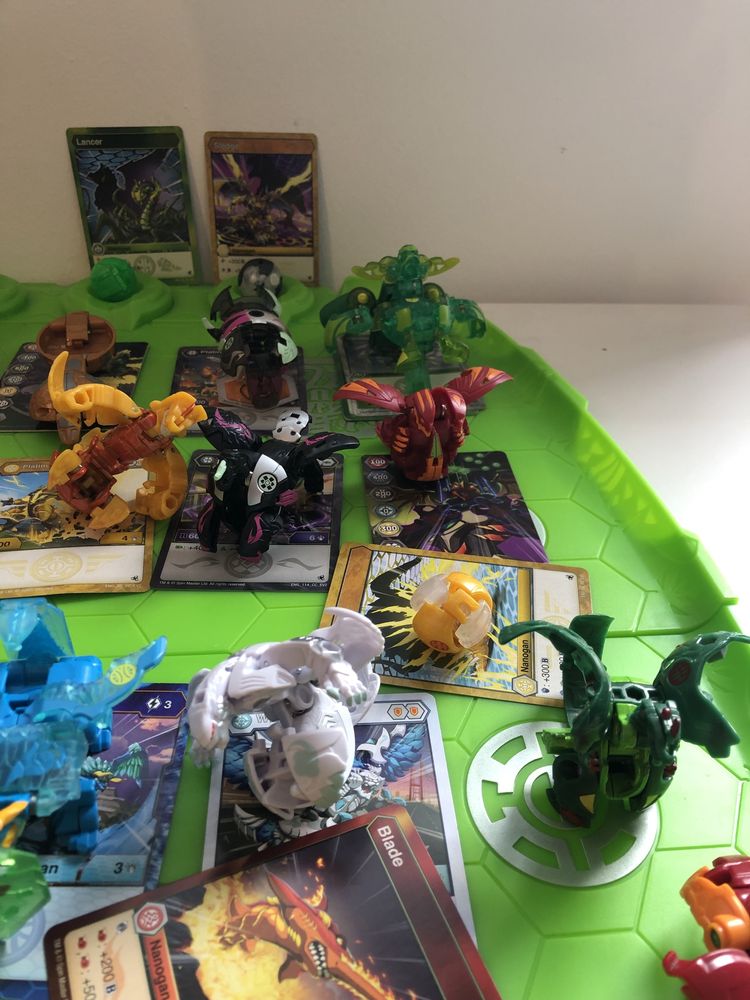 Figurki Bakugan + Baku Arena