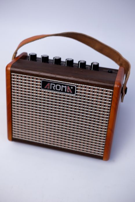 Акумуляторний комбопідсилювач для гитари Aroma AG-15A | Комбоусилитель