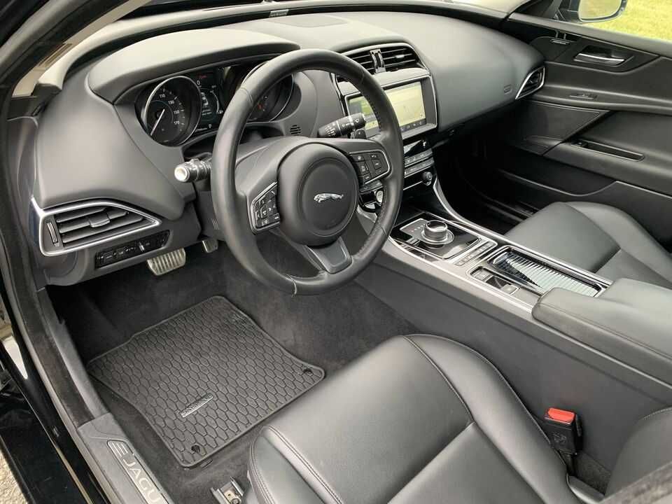 2019 Jaguar XE 25t Premium
