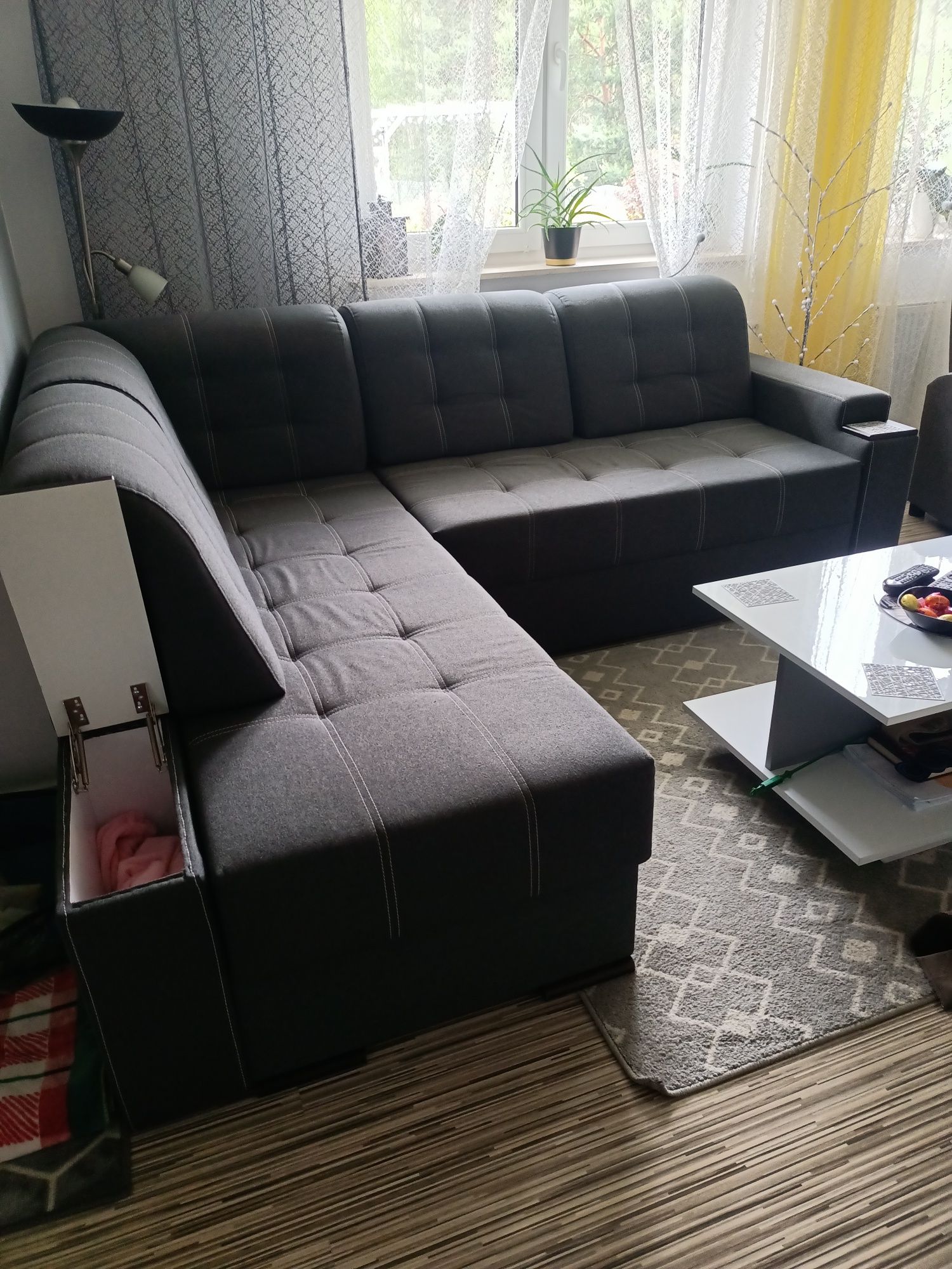 Narożnik z funkcją spania.