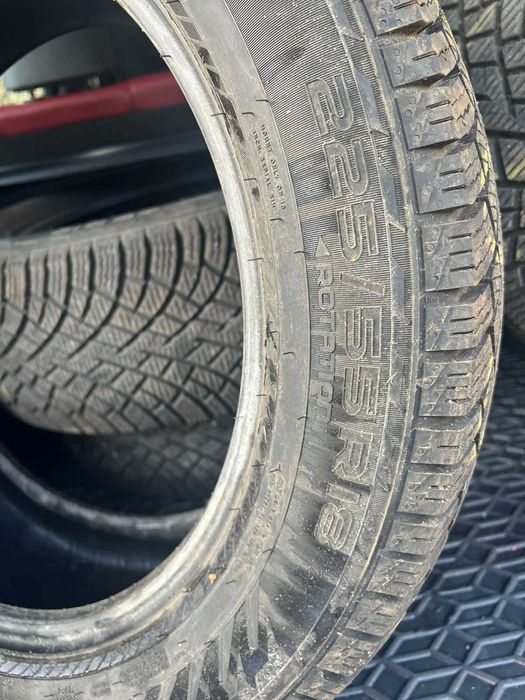 Автошини Nokian Tyres Hakkapeliitta 225/55 R18