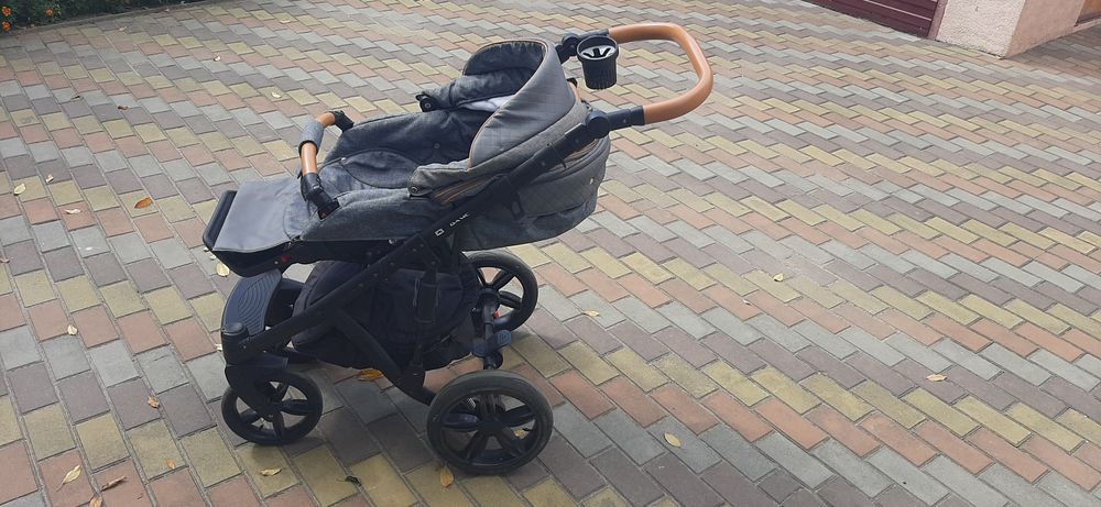 Продам, бу дитячу коляску 3 водному. + Стілець для годування +Кроватка