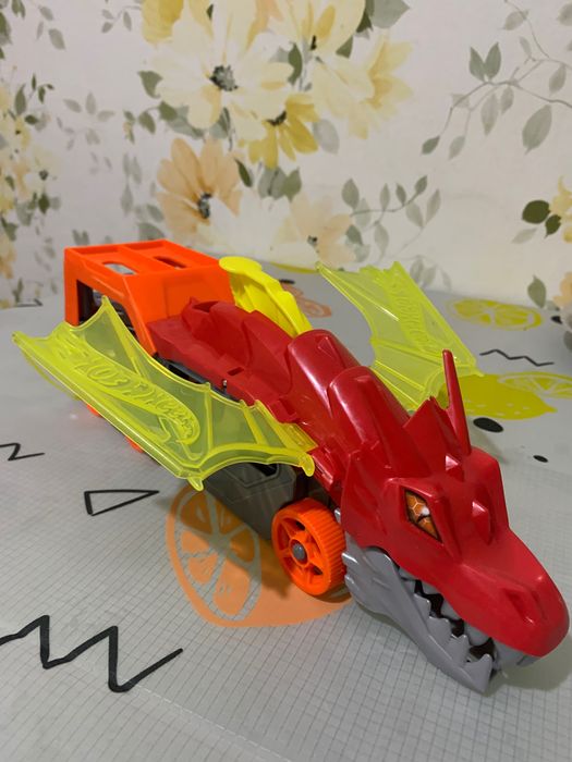 Ігровий набір Hot Wheels Паща дракона