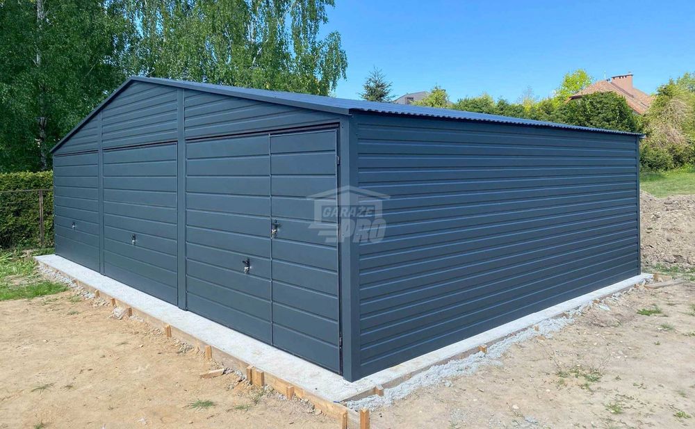 Garaż blaszany 9x6m 3x Brama drzwi  Antracyt  Dach dwuspadowy GP556