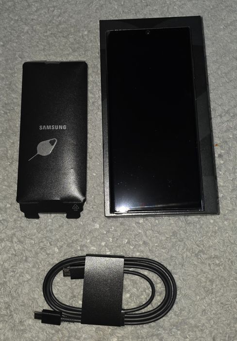 Samsung Galaxy S22 Ultra 256 GB / 12 GB RAM