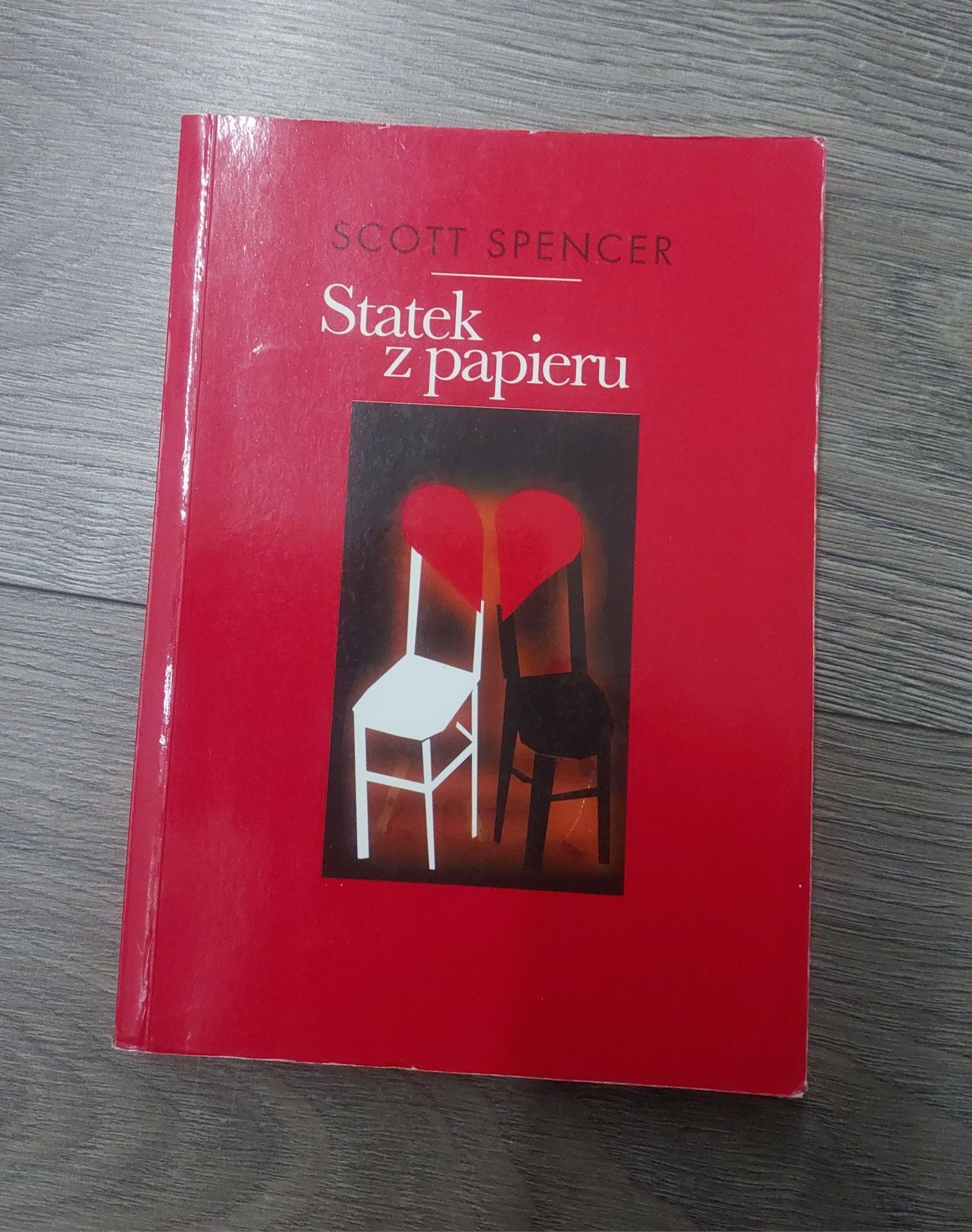Statek z papieru Scott Spencer