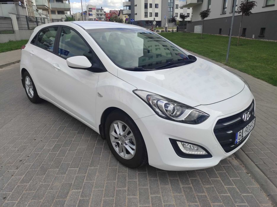 i30  2016r 1.6 Benzyna B. dobry stan, podgrzewane fotele