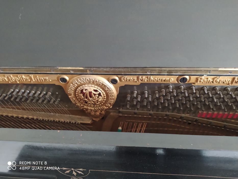 Пианино August Forster