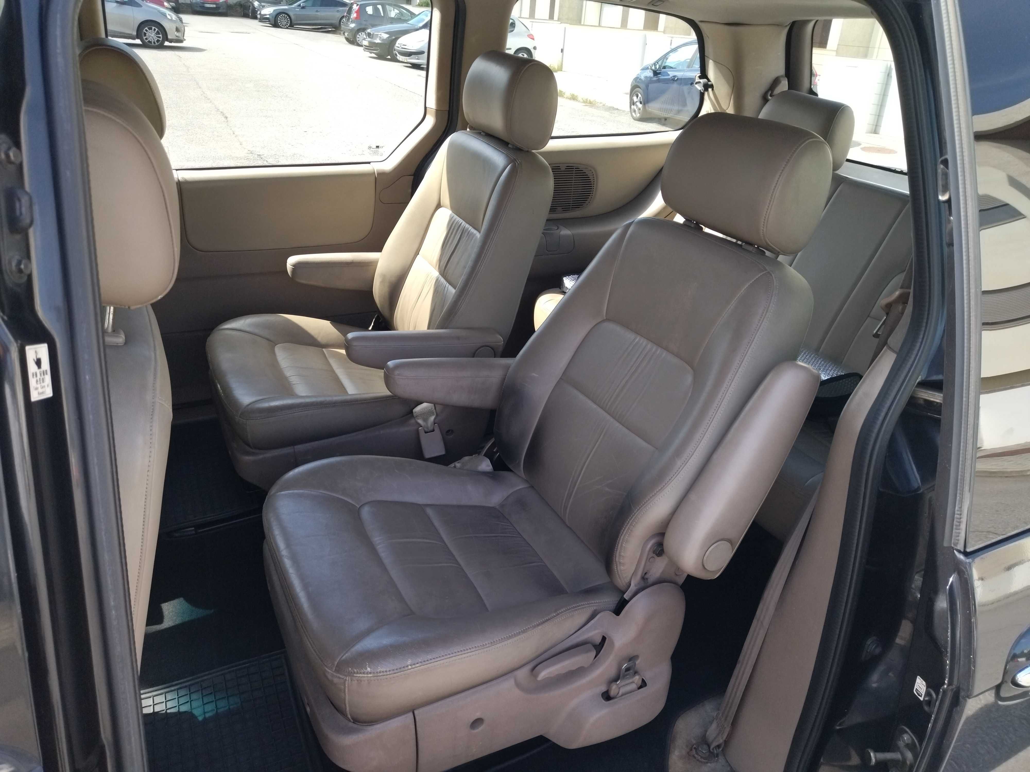 Kia Carnival 2.9 TDi LS Top
Usado · outubro· 2001 · Negociável