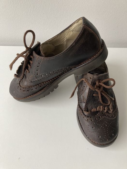 Sapatos de pele, estilo Inglês