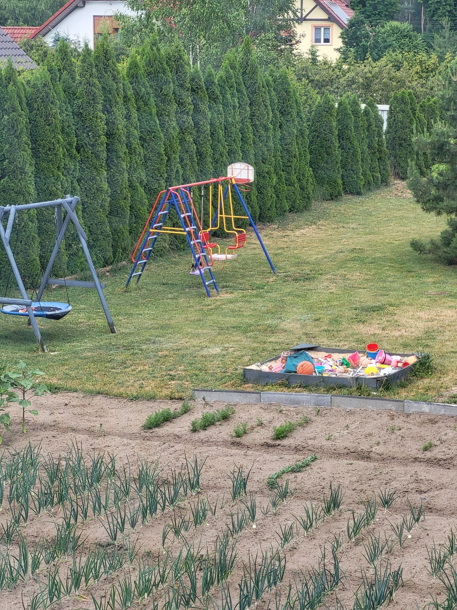 Pokoje  pod  dębem  dla  gości  I pracownikow