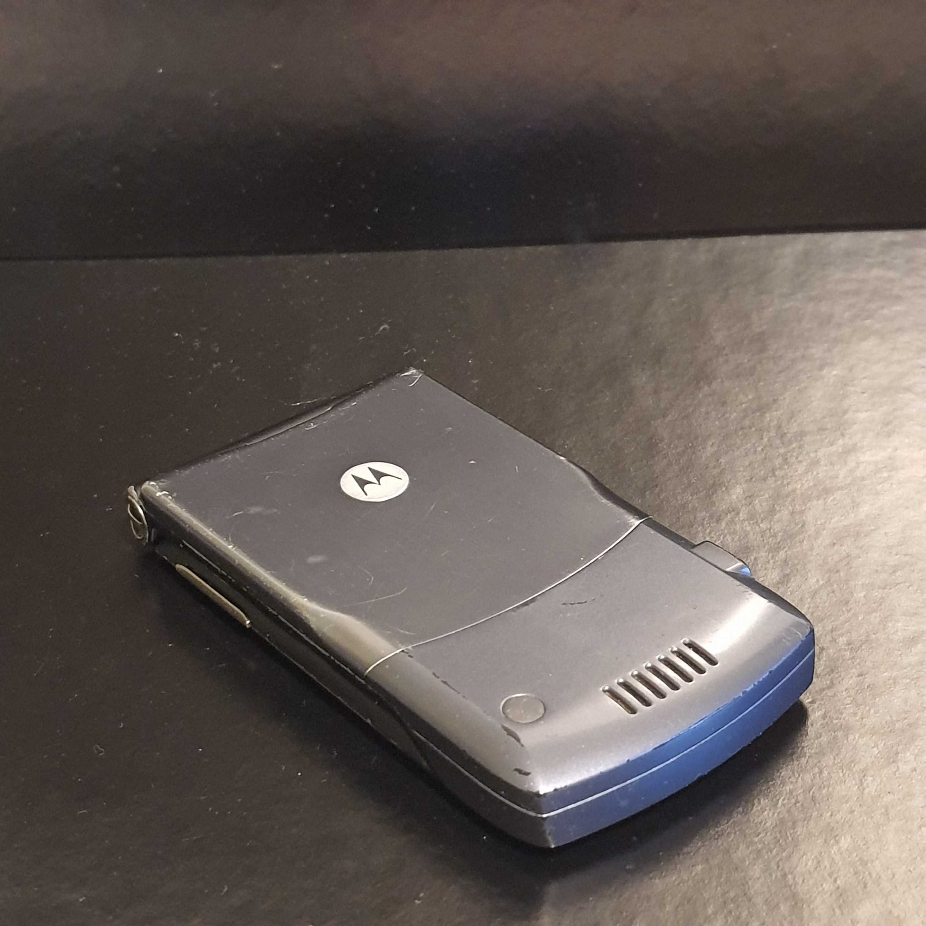Телефон кнопочный ретро раскладушка Motorola Razr v3i