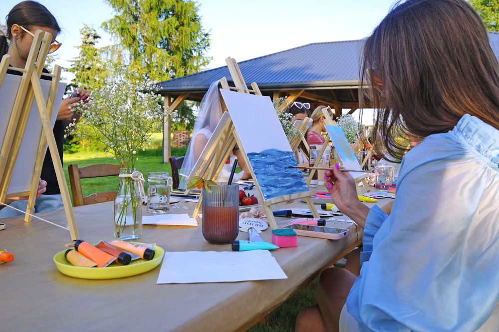 Nowy domek do 18 osób. Sauna, balia z jacuzzi. 90 km od W-wy.