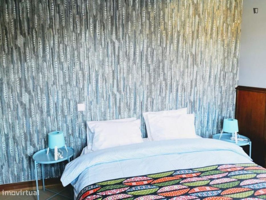 415261 - Quarto com cama de casal, com casa de...