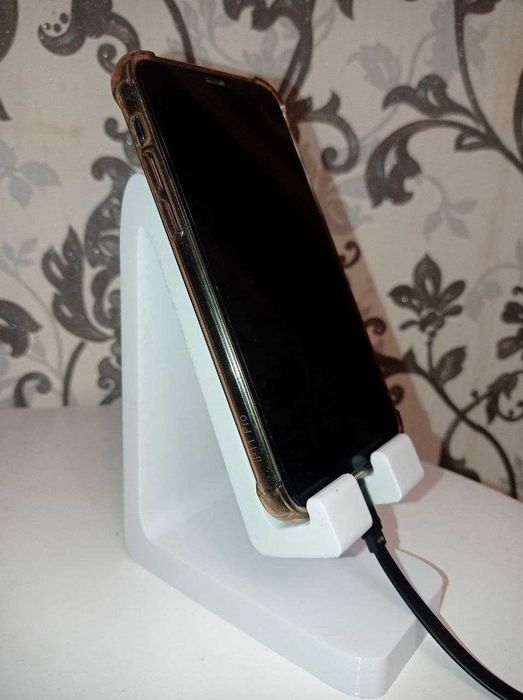 Підставка для телефону з отвором для зарядки