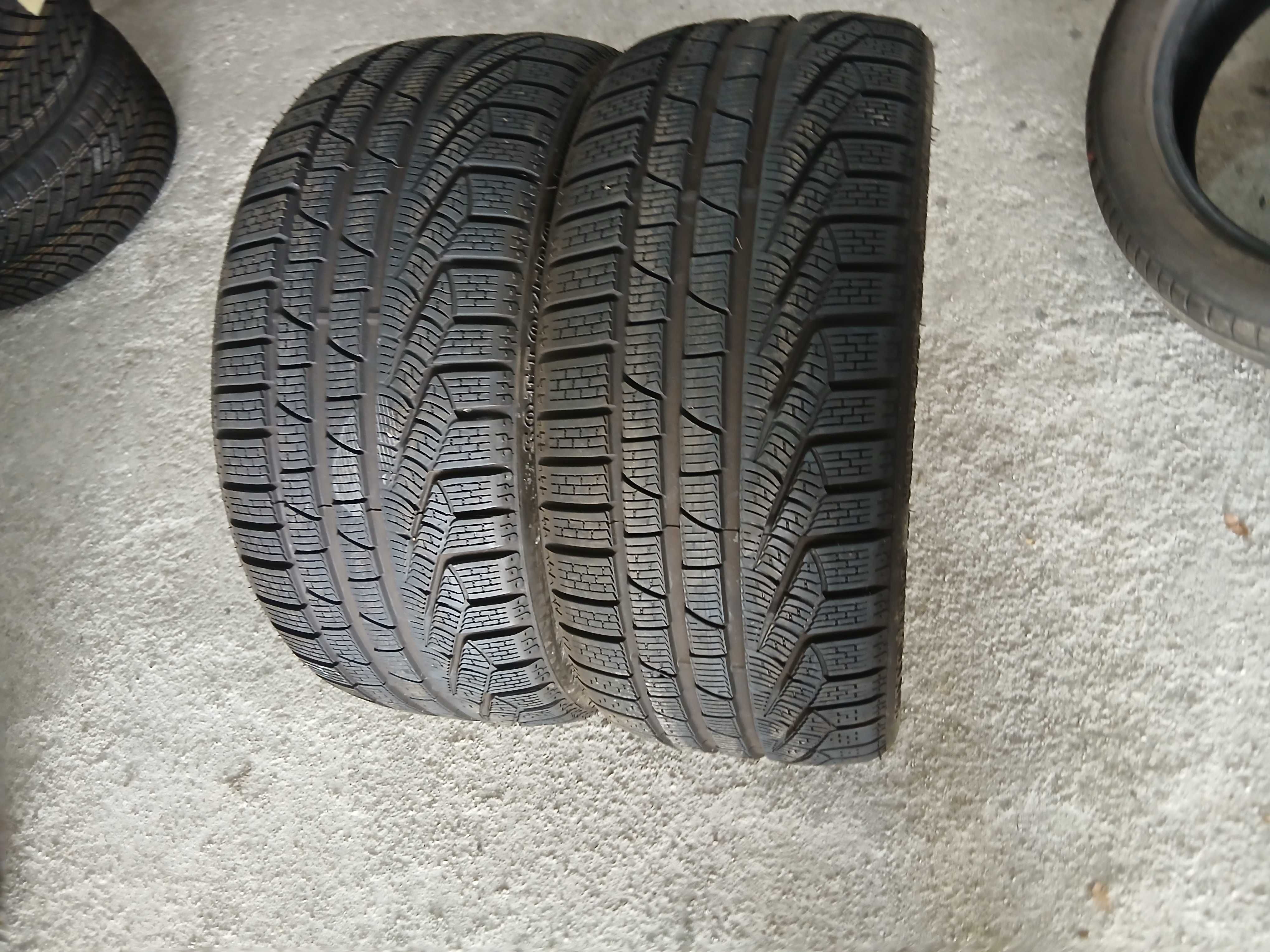 2 pneus 235/40R18 Pirelli seminovos
