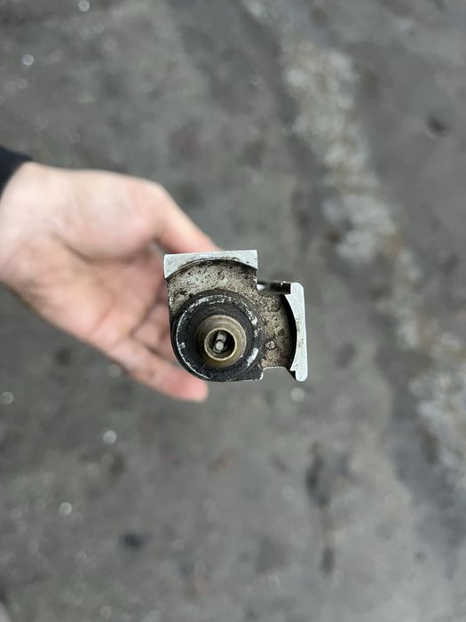 Топливная рампа ваз 2110 голая