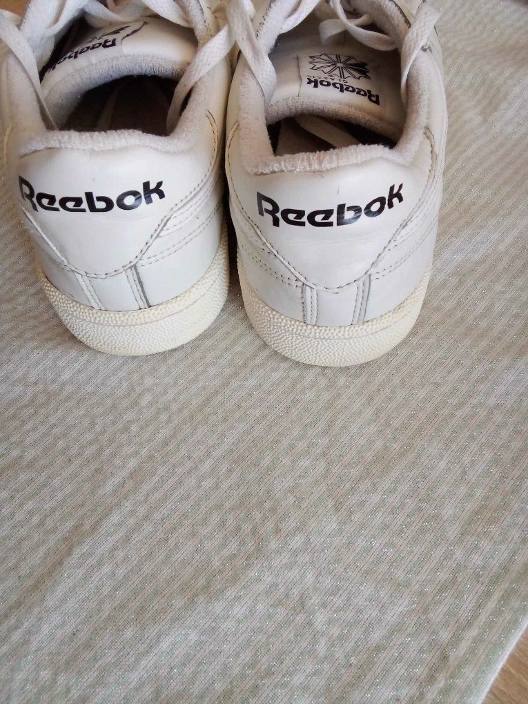 Białe skórzane buty reebok