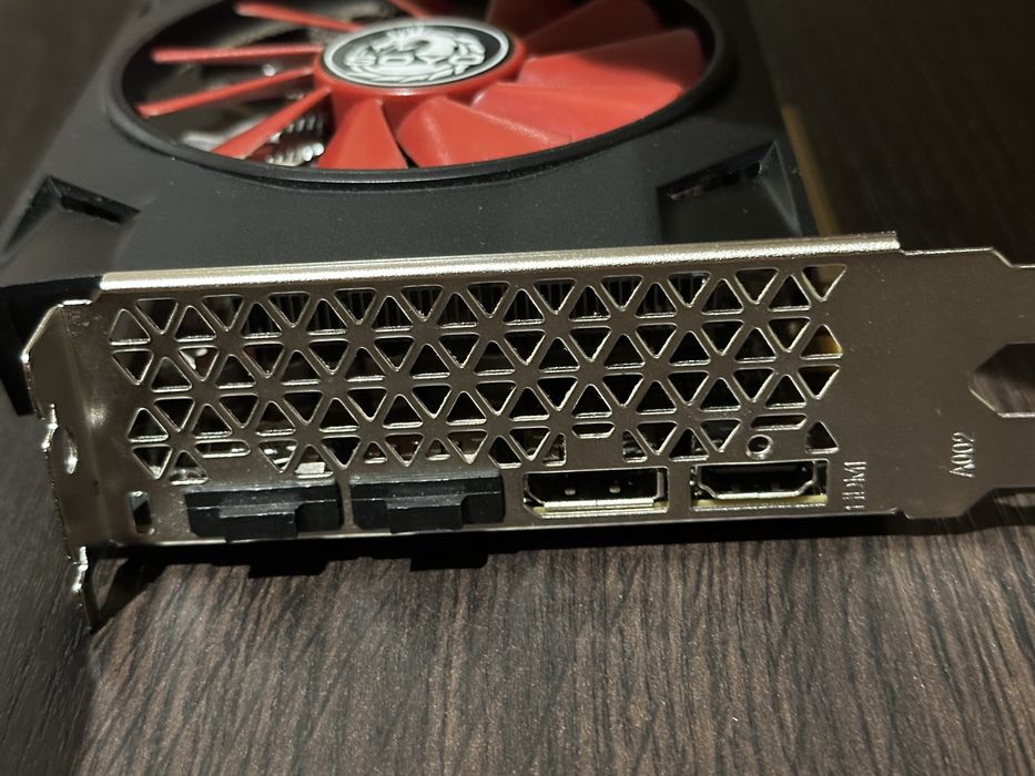 Відеокарта AMD Radeon RX 580 8GB 2048SP в гарному стані