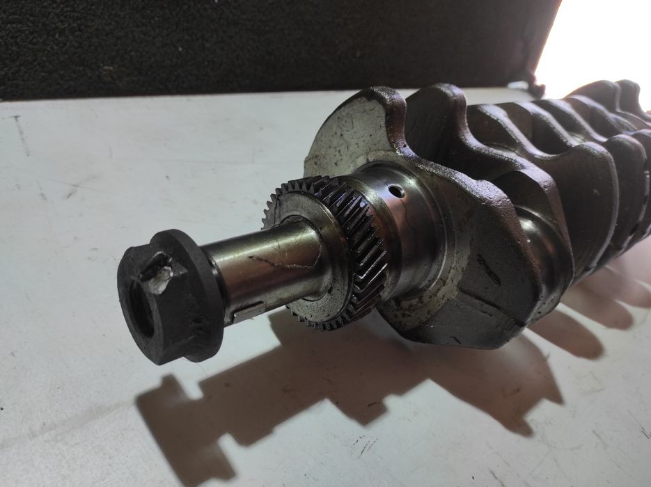 Коленвал колінвал ниссан террано 3.0 nissan ZD30