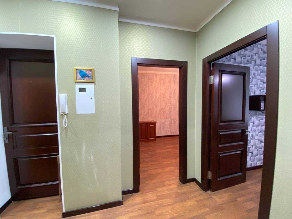 Продаётся 2-комнатная  «сталинка» на ЮГОКе, пр. Южный