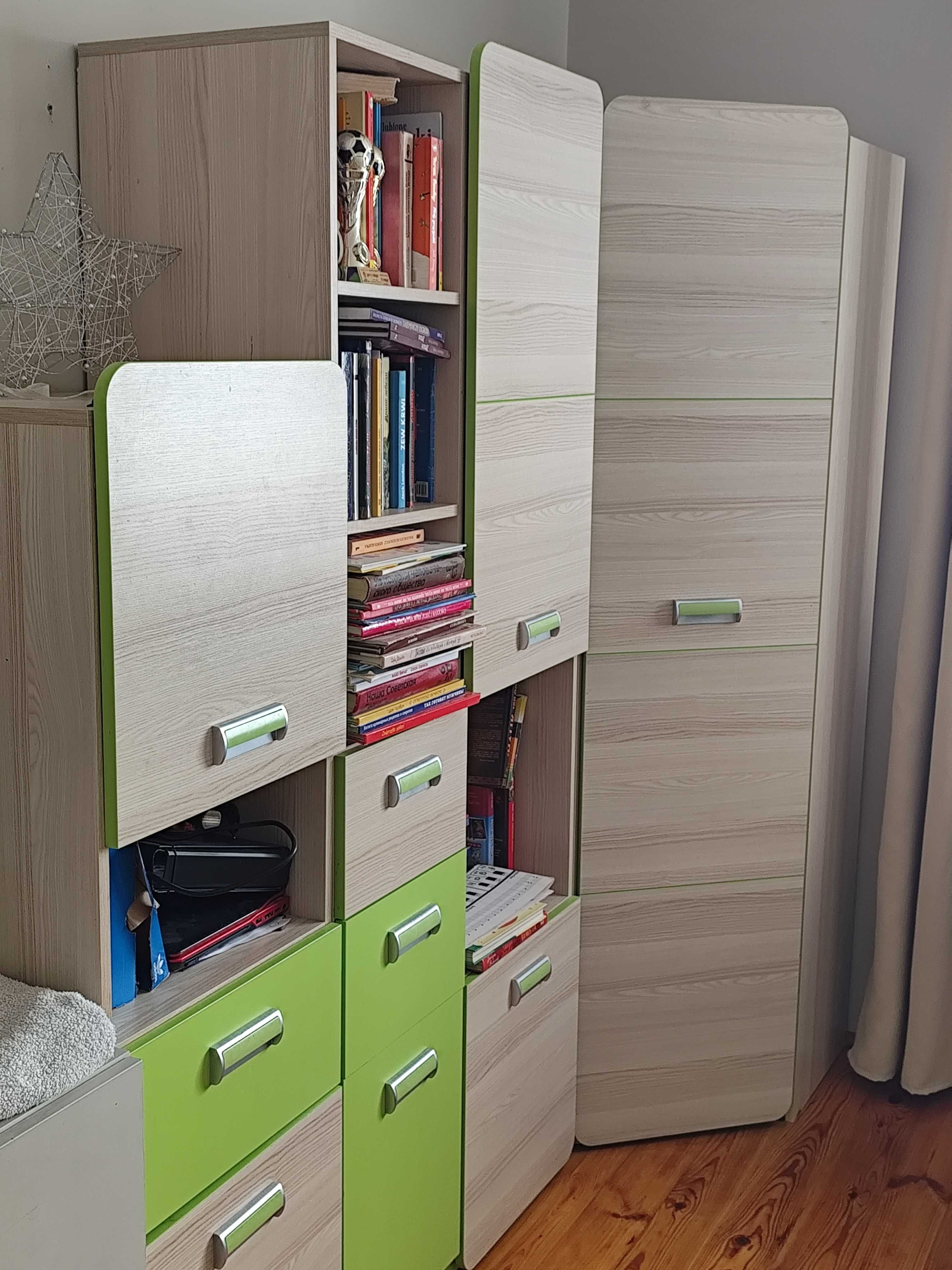 Komplet mebli dziecięcych w bardzo dobrym stanie