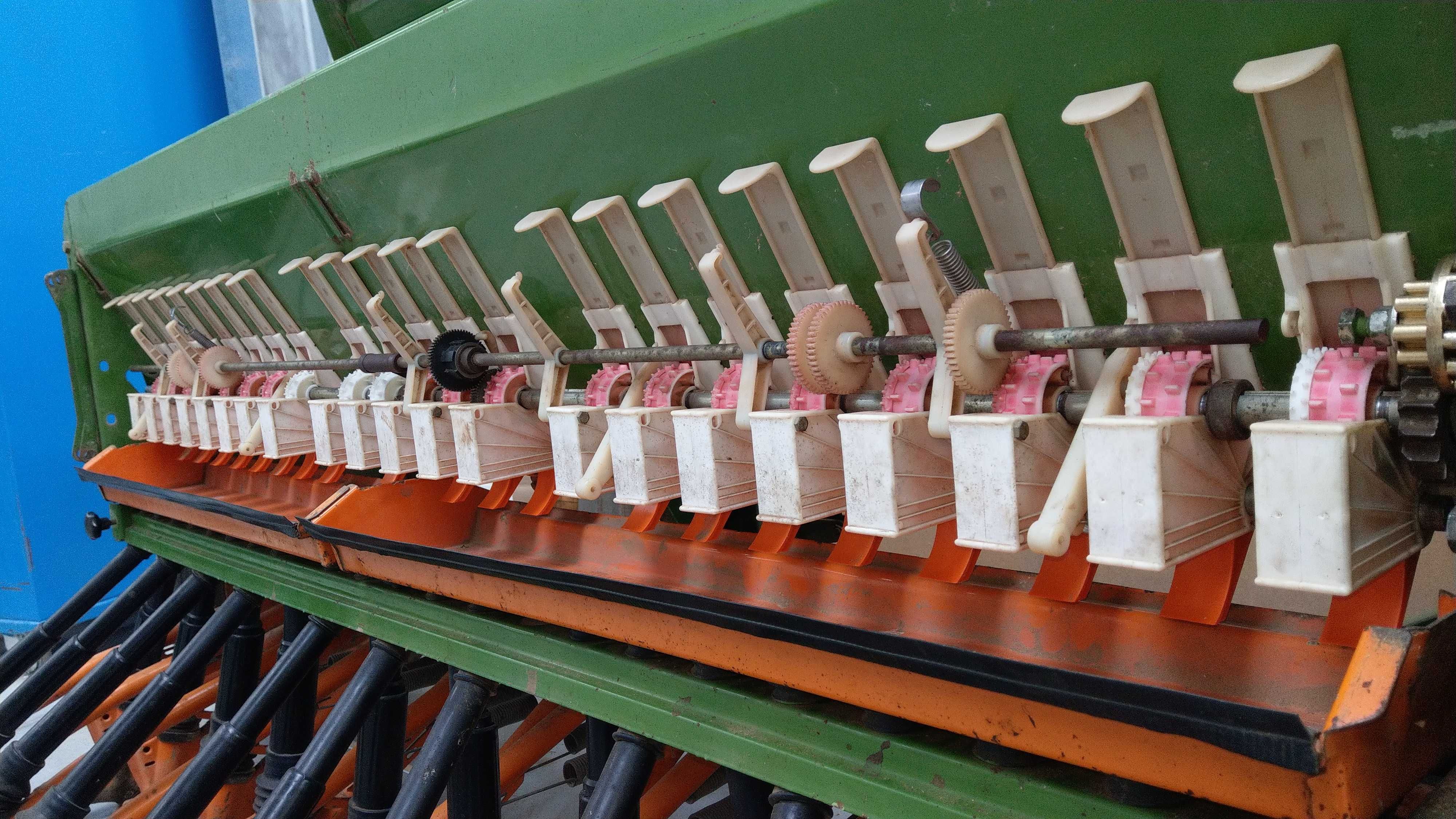 Siewnik zbożowy Amazone D8 25 Special, nowe elementy, szerokość 2,5 m