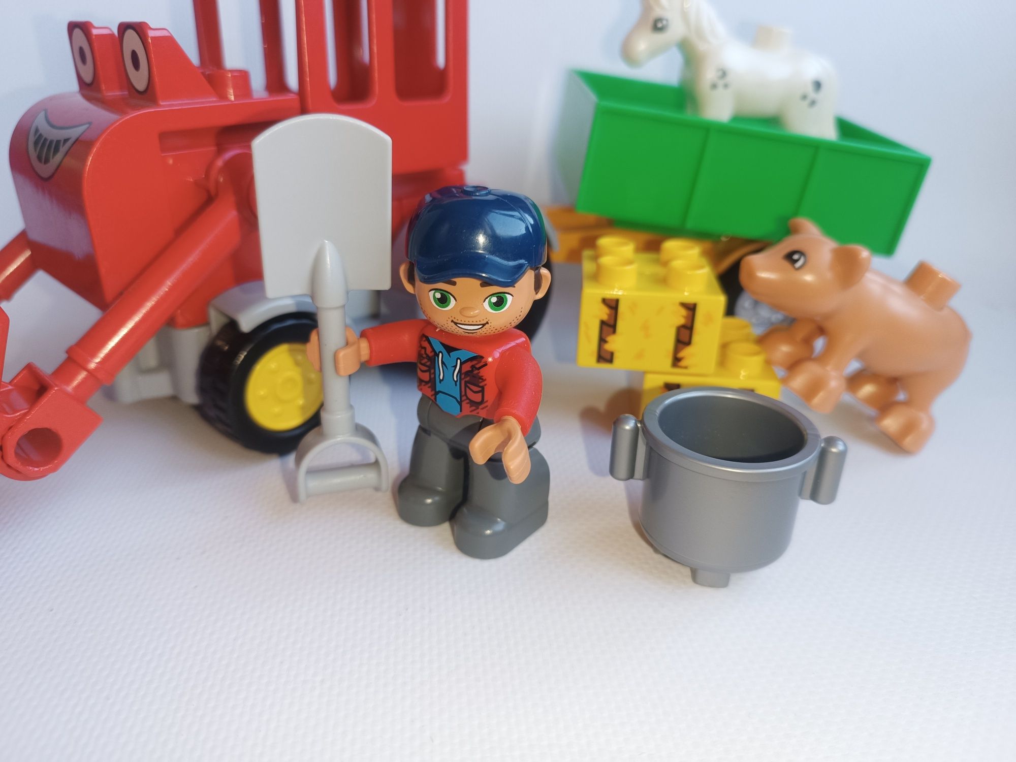 Трактор с прицепом и животными Лего дупло