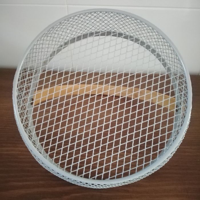 Koszyczki metalowe z bambusową rączką