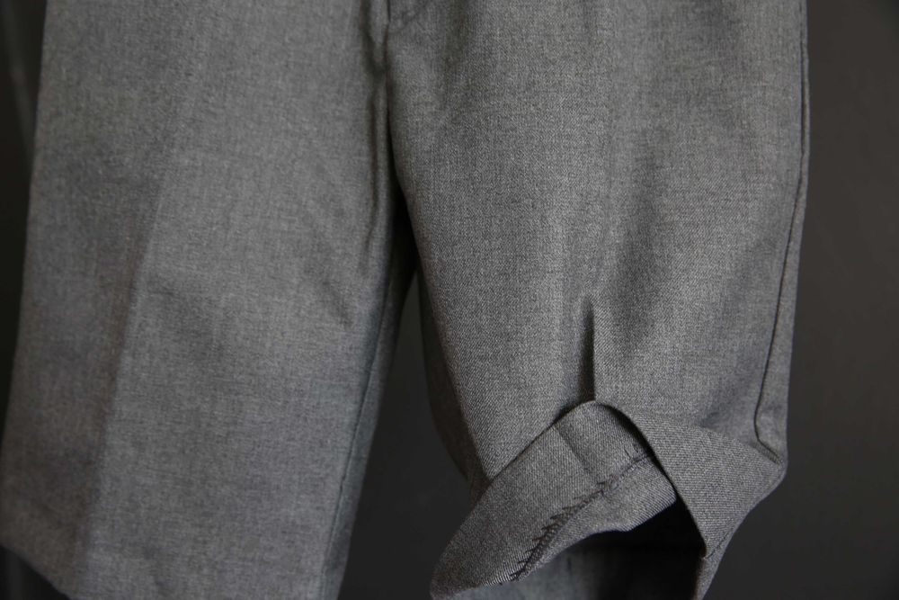 Uniforme escolar - calções cinzentos (OBS, Cedros, Bom Sucesso, etc.)