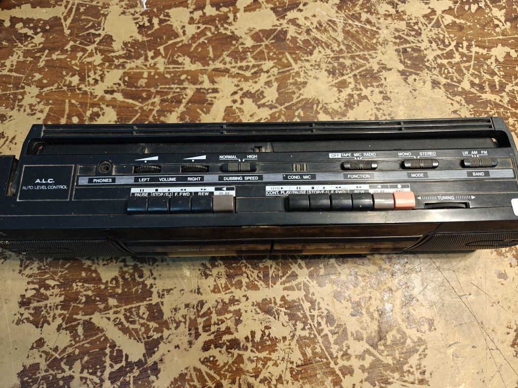 Radiomagnetofon International ak25