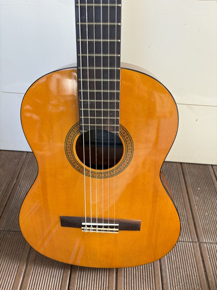 Guitarra cono nova e saco