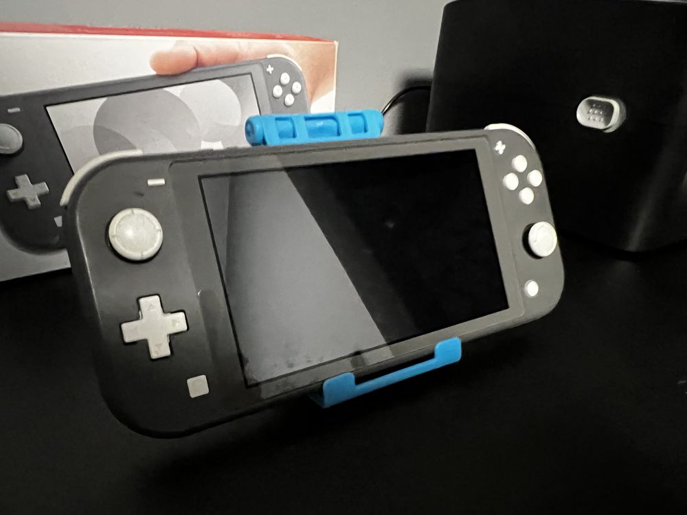 Nintendo Switch Lite 32GB- KOMPLET