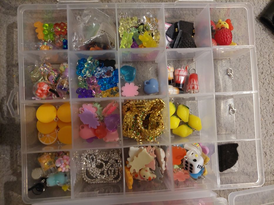 Kalendarz adwentowy CHARMS 24 okienka hobby horse hh