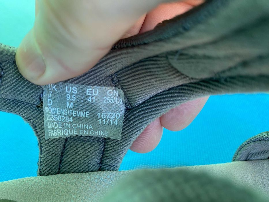 Босоніжки Clarks