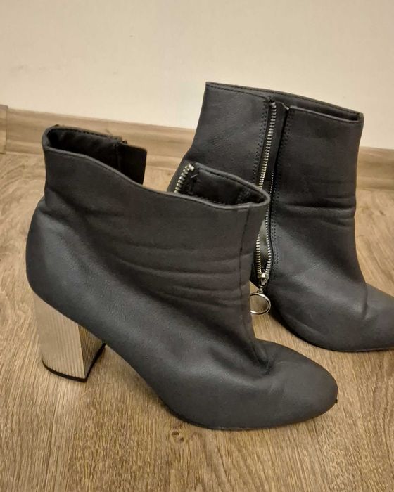 Efektowne botki zimowe 41