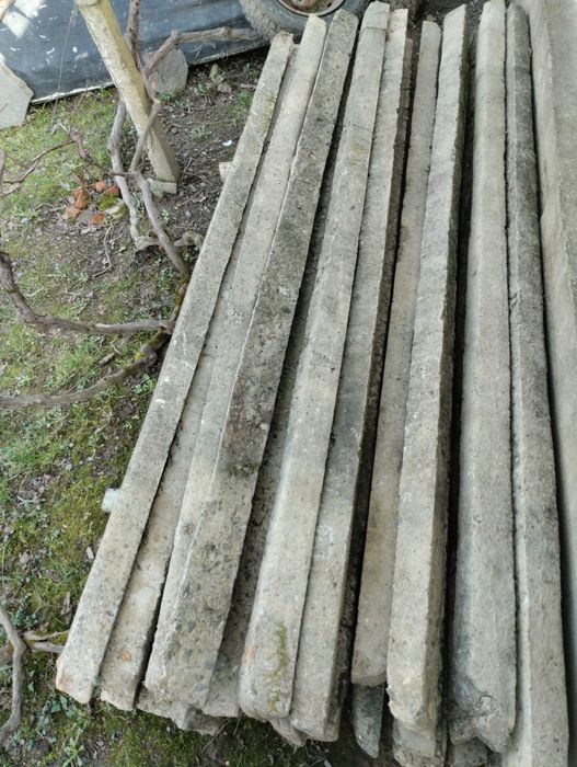 Стовпчики бетонні