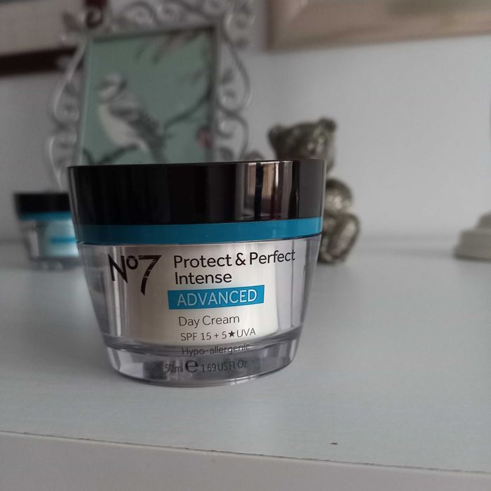 No7 krem na dzień przeciwsarzeniowy Protect&Perfect Intense Advanced