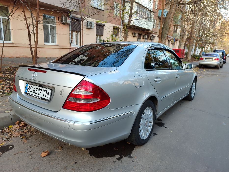 Продам Мерседес Бенц Е 211