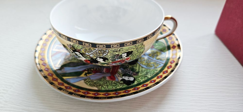 Порцеляновий сервіз Сакура