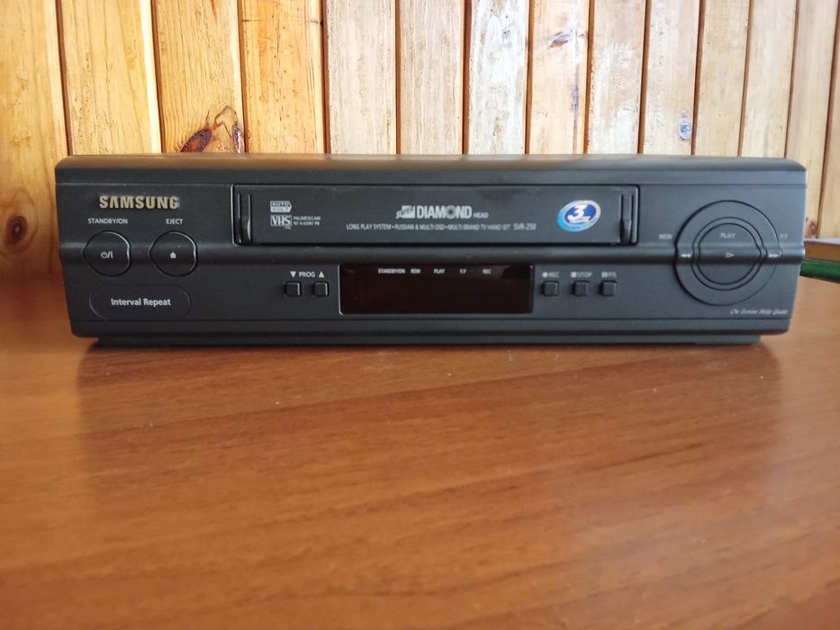 Відеомагнітофон Samsung VHS