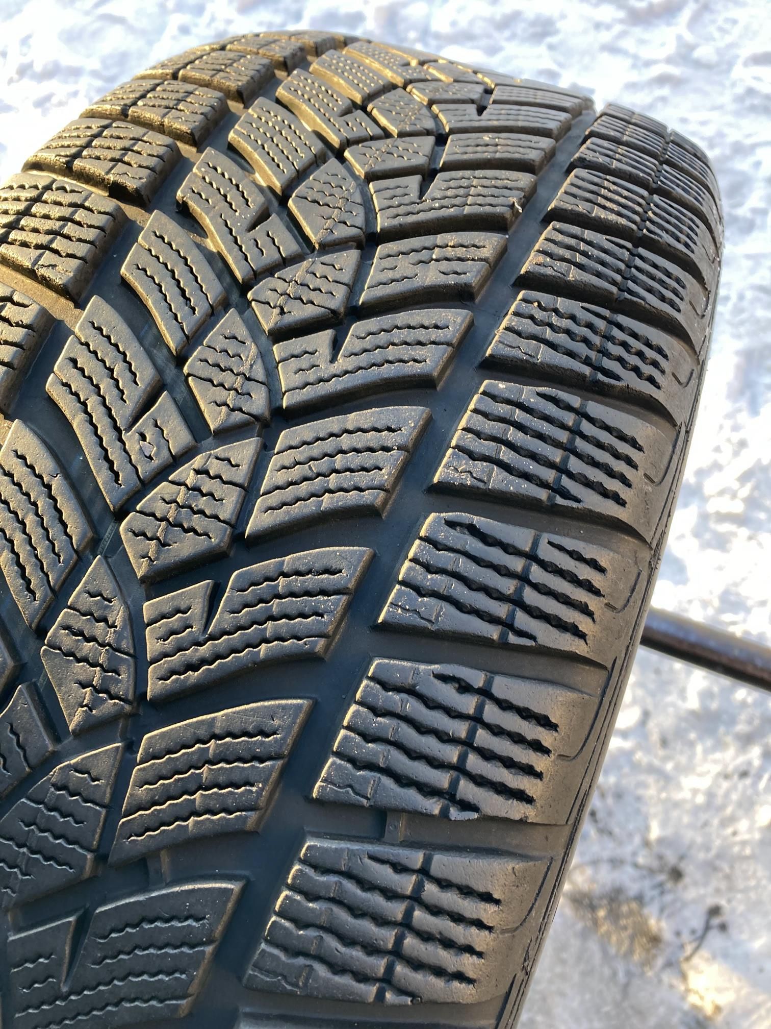 225/55/18 Goodyear Ultra Grip Performance Suv 102V